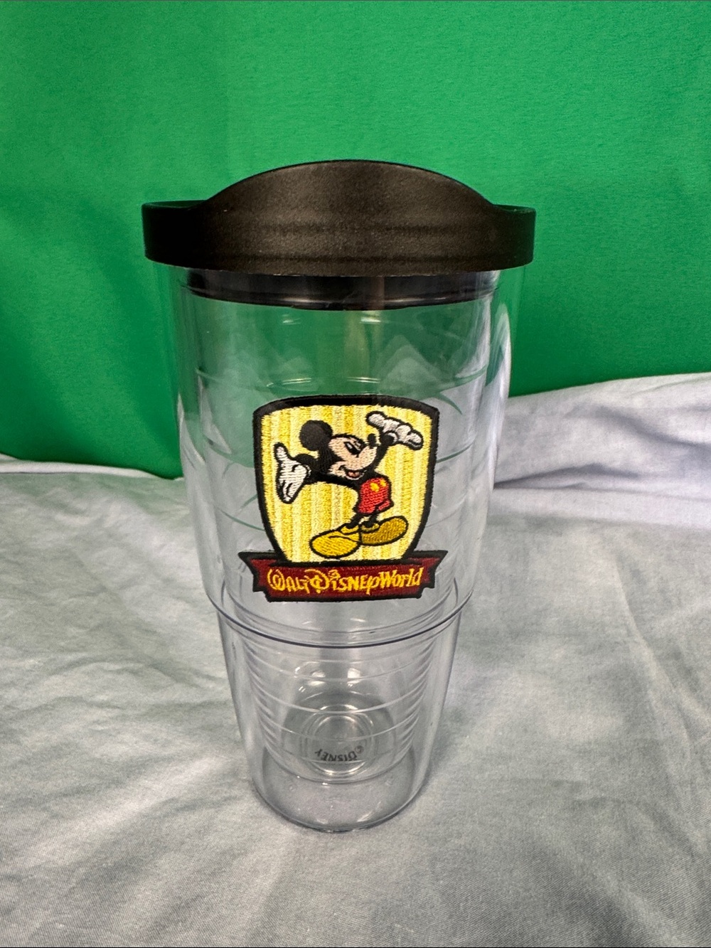 24 oz Tervis Disney World Patch Tumbler with Lid EUC